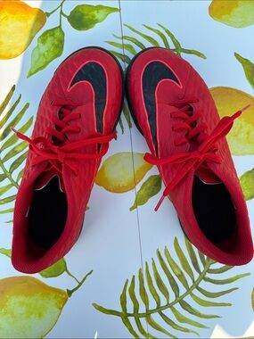 Nike Youth Red Athletic Shoes 5.5Y